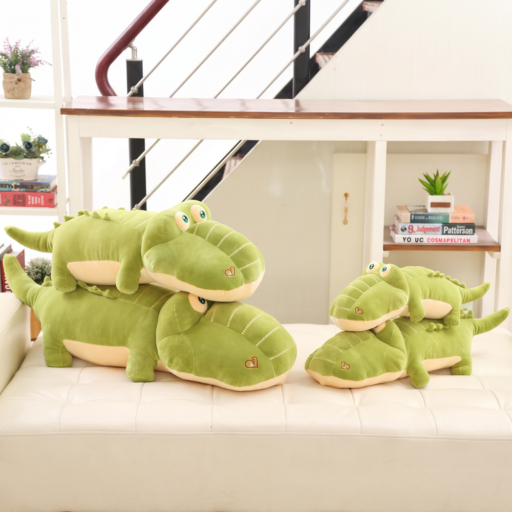 Vue rapprochée de la texture douce de la peluche crocodile