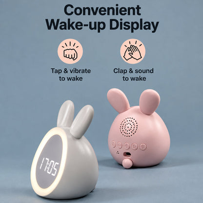 Vue rapprochée des oreilles et de la veilleuse du réveil lapin