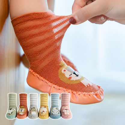 Souliers-chaussettes pour bébé à motifs animaliers, vue de face